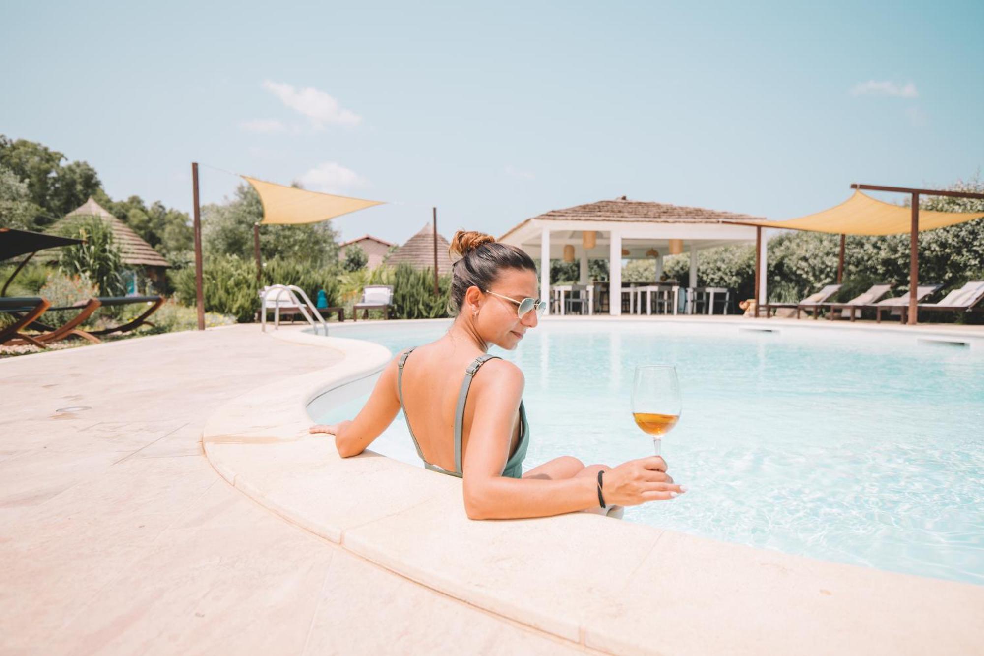 Is Cheas Wine Farm Boutique Hotel San Vero Milis Eksteriør bilde